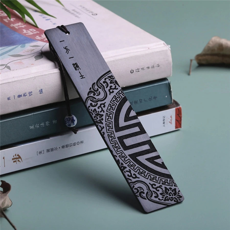 Chinese Style Redwood Sandalwood Bookmark Business School Commemorative Gift Crescent Bookmark Best Gift for Book Lover