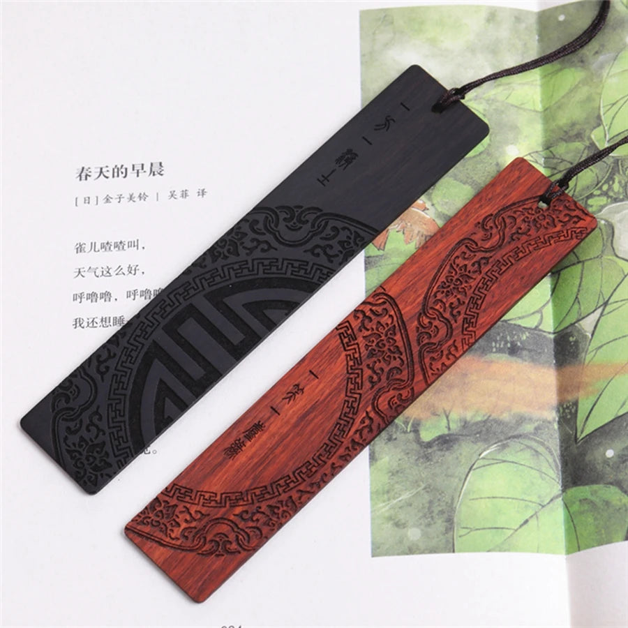 Chinese Style Redwood Sandalwood Bookmark Business School Commemorative Gift Crescent Bookmark Best Gift for Book Lover